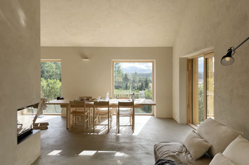 Top 5 straw buildings of 2023
